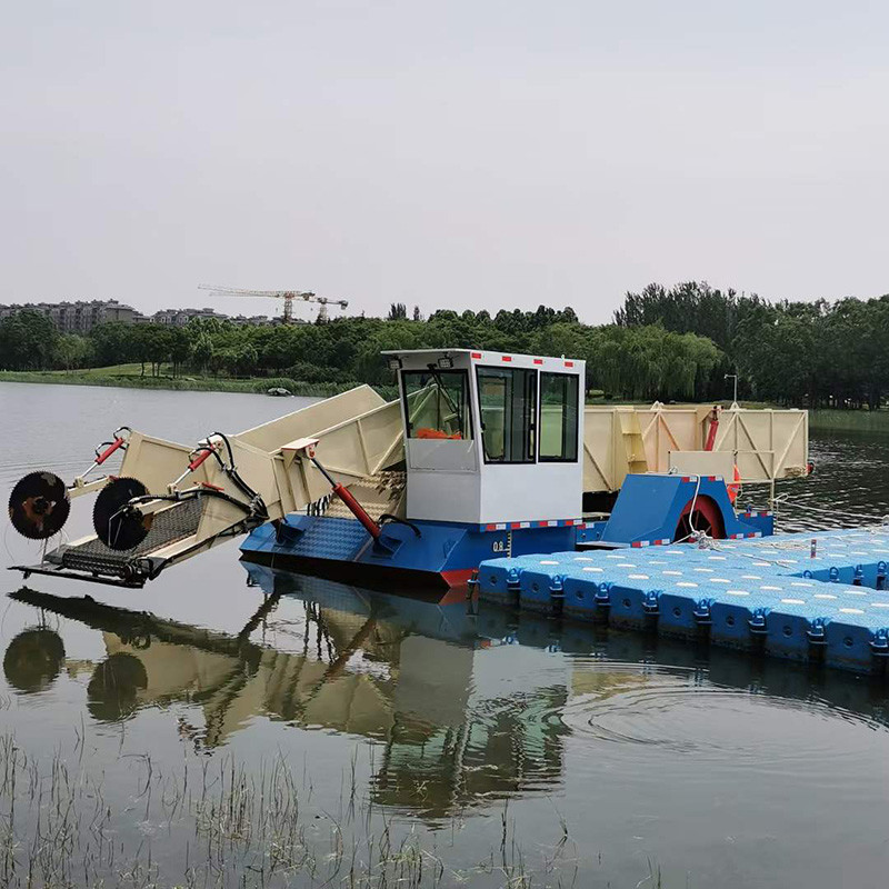 Waterweed Harvesting Aquatic Weed Harvester Boat With 8m3 Silo Storage Capacity