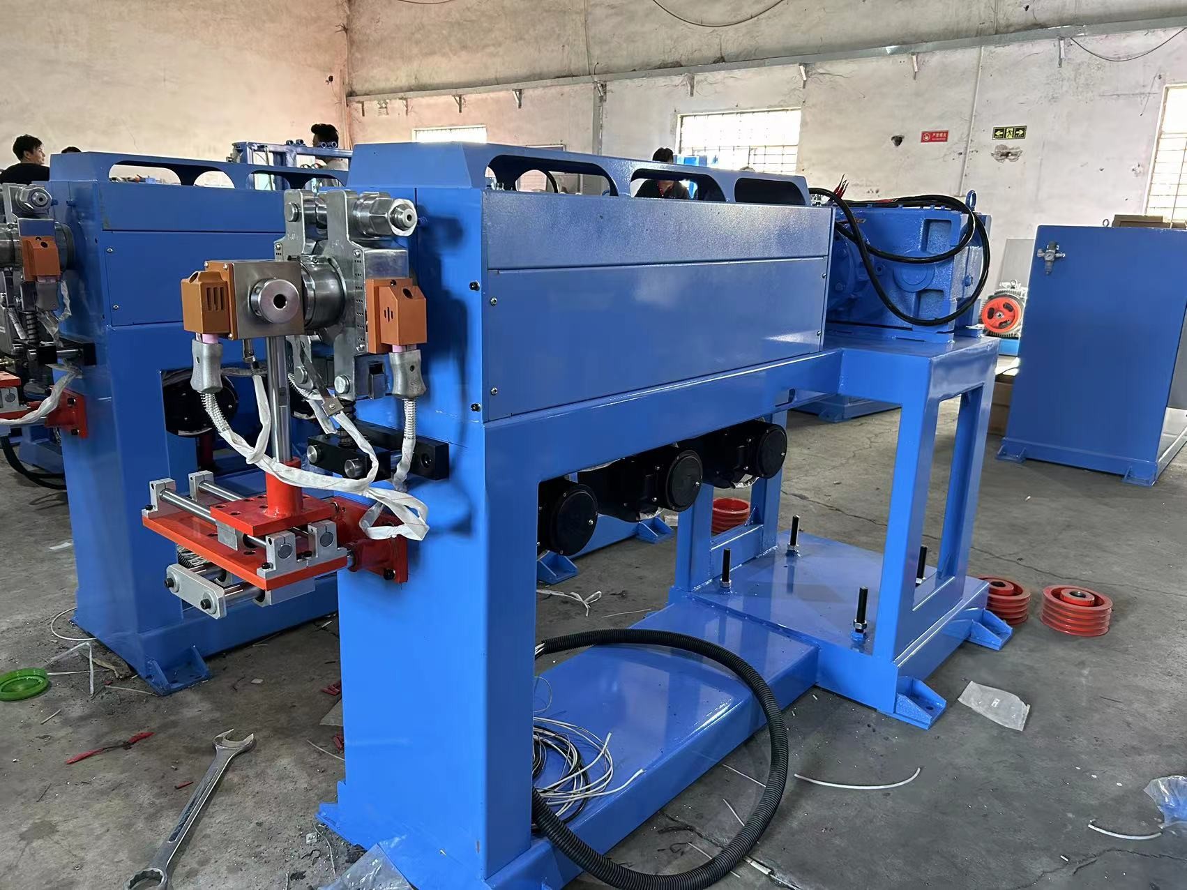 Hongli 50 Extruder Machine Cable 90kg/h Wire Extruder Machinery