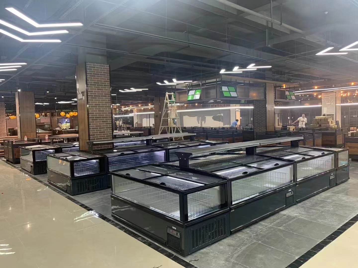 Aluminum Interior Commercial Island Freezer Frost Free With -18~-22 Degree R290 Refrigerant