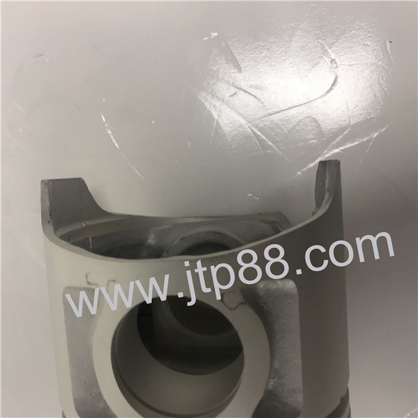 ELF Truck Parts 4HL1 Diesel Engine Piston 3.0 + 2.0 + 3.0mm Ring Size For Isuzu