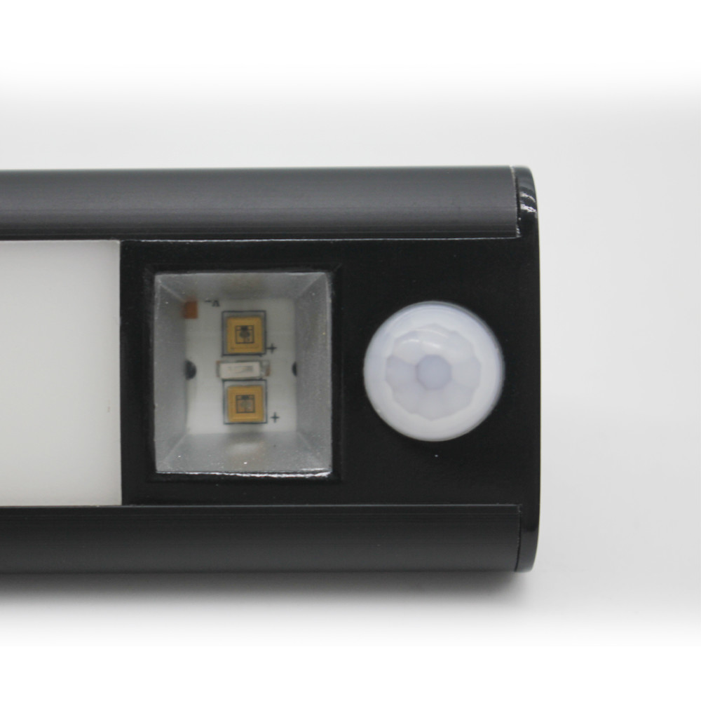 Wall Mounted 3W 1100mAh PIR Motion UVC Cabinet Light