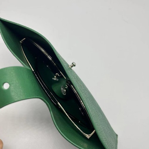 Fashionable PU Leather Pouch Pressure Resistant Soft Sunglasses Case