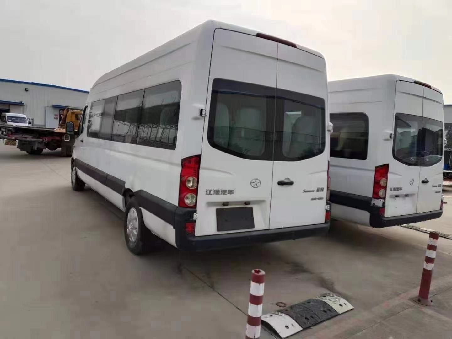 2017 Year 17 Seats Used JAC Bus Used Mini Bus Diesel New Stock Bus In Good Condition