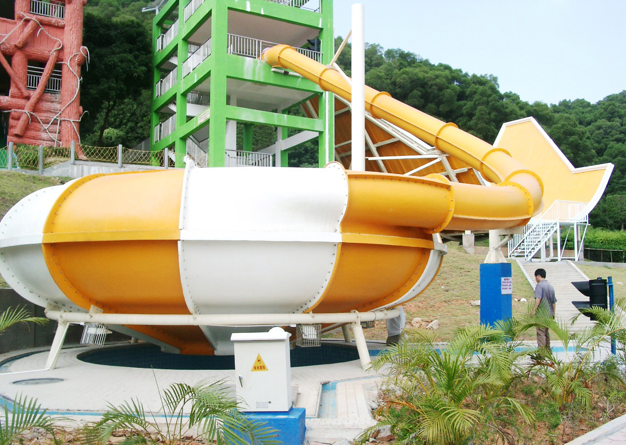 Adult Long Big Water Slides For Amusement Park / Space Bowl Water Slides 180riders/H Capacity
