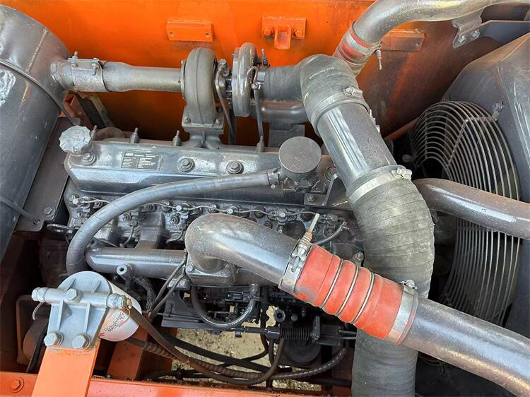 Korean Made Doosan DX225 Excavator 2022 Year 1400 Working Hours Used for Construction