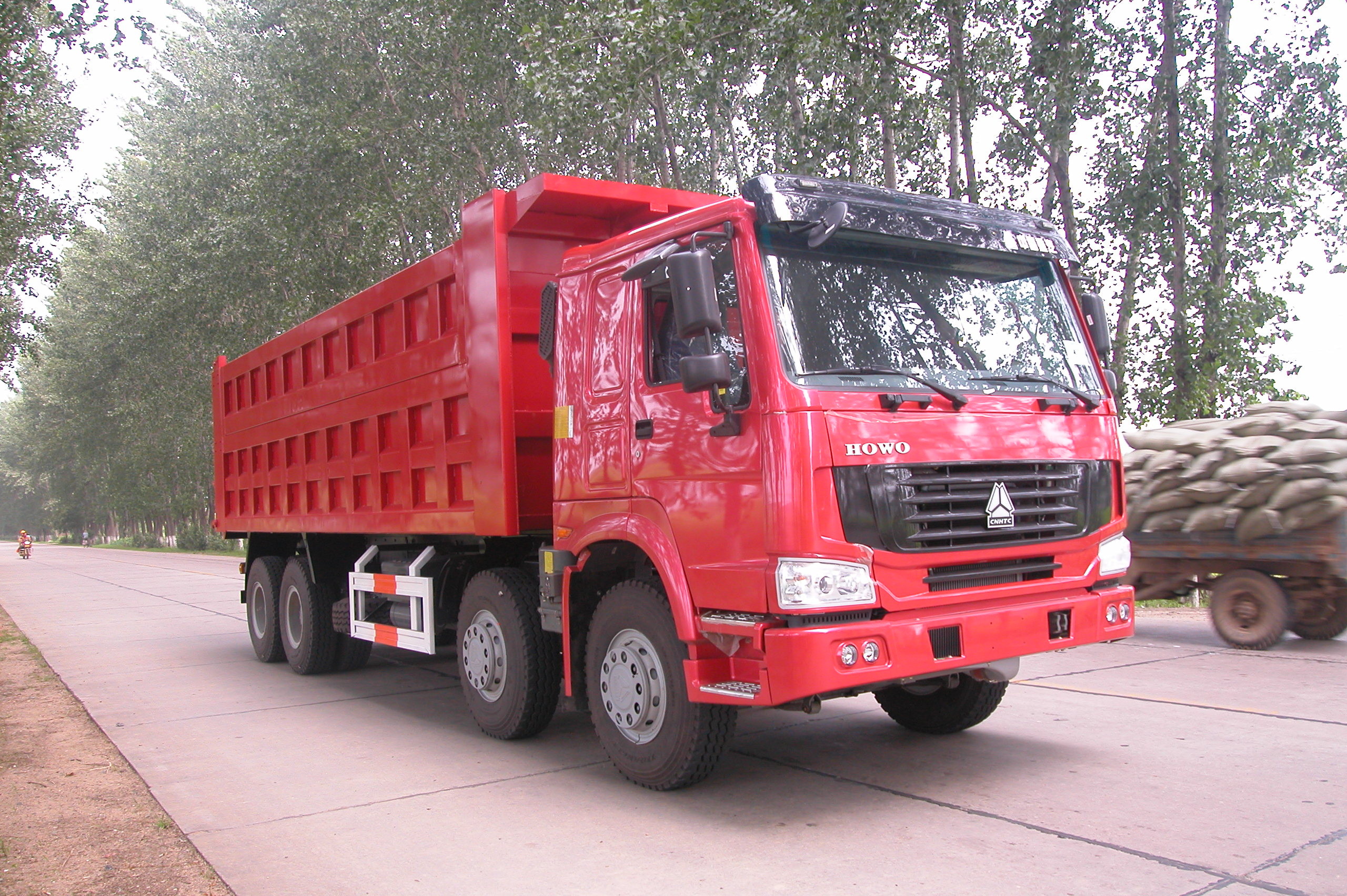 420 hp A7 8x4 Dump Tipper Truck / 4 axle dump truck with A7-W Cabin