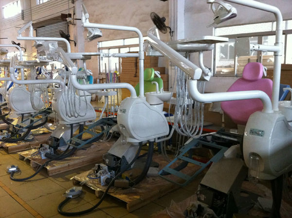 A6600 Dental Equipment Portable Dental Unit Soft Leather Seat With LED Dental Lamp