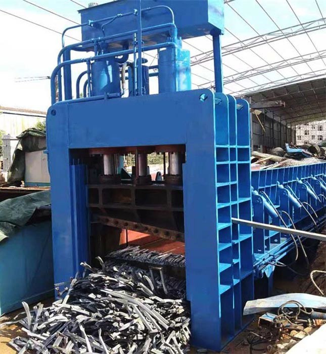800 Ton Hydraulic Metal Shearing Machine Scrap Steel Car Shell Gantry Cutting