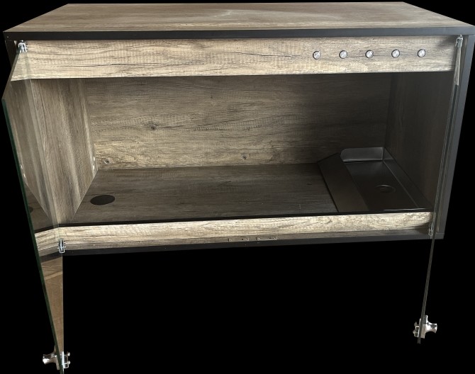 Compact Reptile Feeding Box Moisture Proof With Ventilation Fan And Window