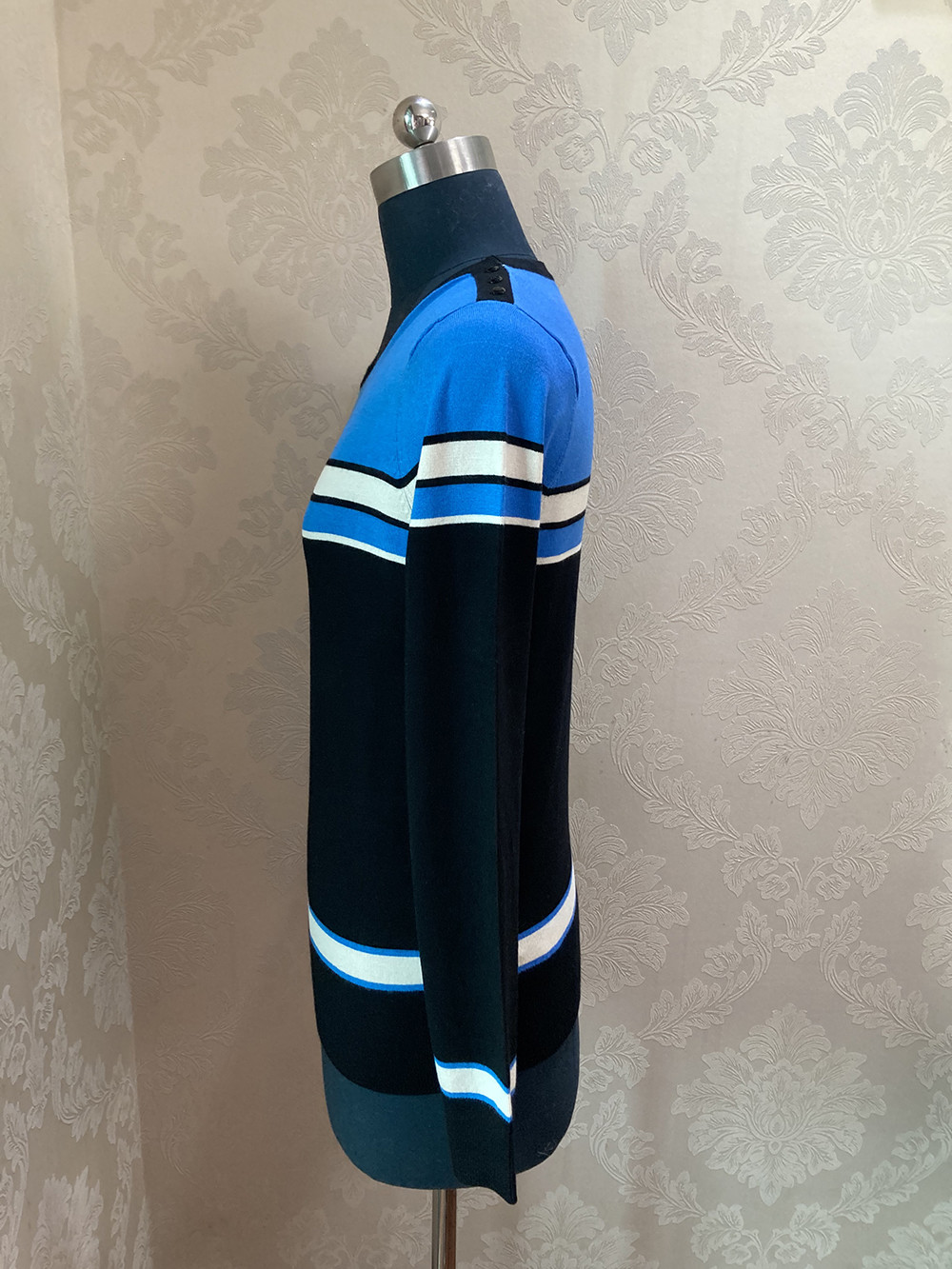 Stockpapa 2 Colors Casual Ladies Striped Sweater For Winter