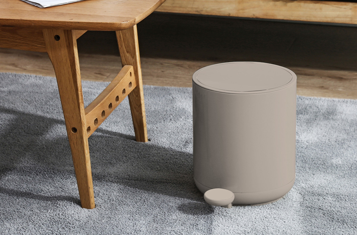 Household Living Room Organizer Step On Garbage Can With Soft Close Trash Can