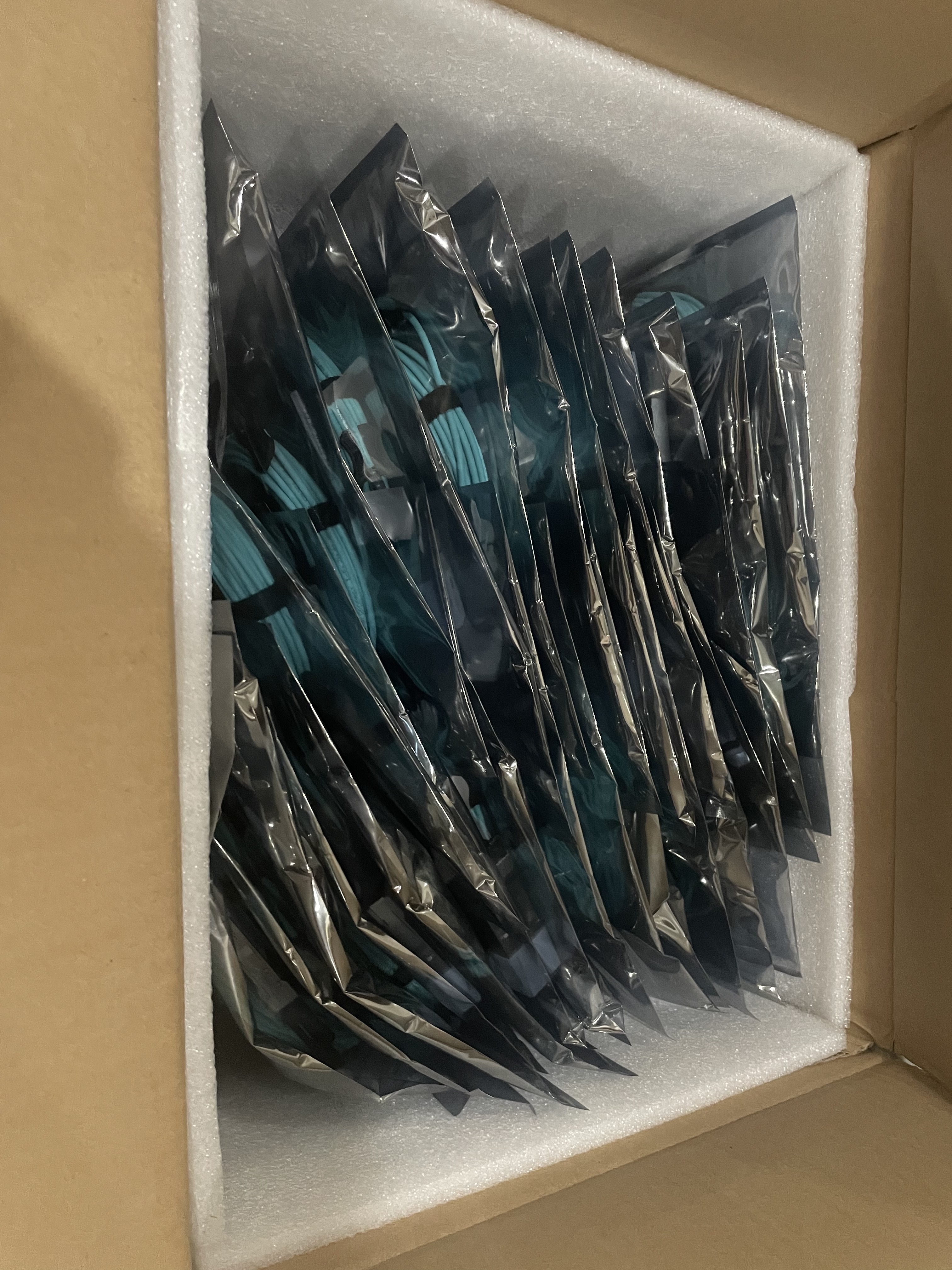 QSFP LSZH Aoc Active Optical Cable Mellanox Naddod MFA1A00-E005 IB EDR