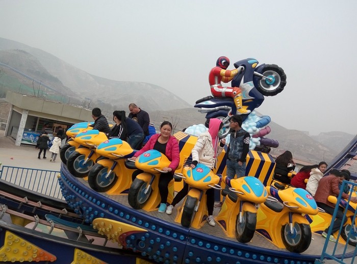 Adjustable Running Time UFO Roller Coaster With Turntable And Control System