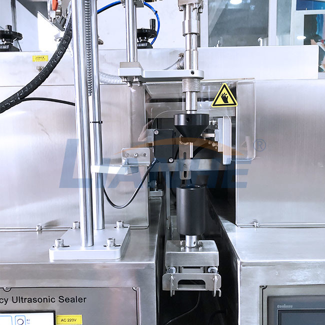 Rustproof PLC Plastic Tube Filling And Sealing Machine Stable Semi Automatic