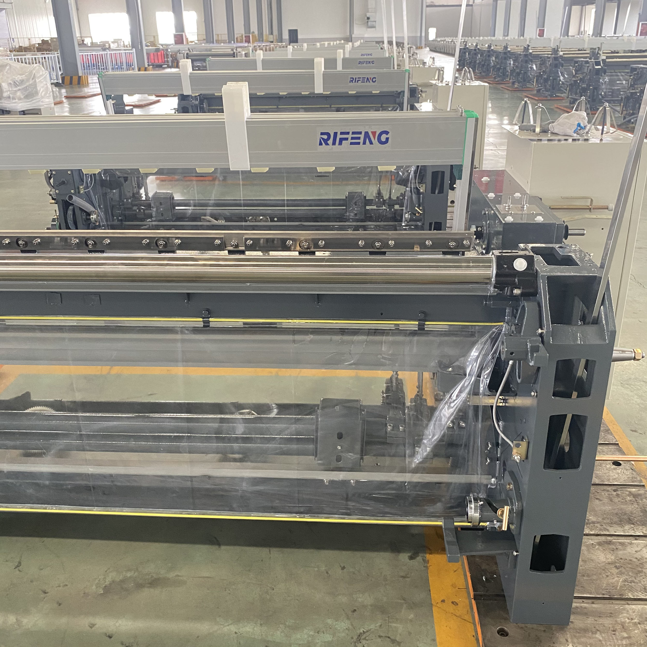 High Speed Automatic Weaving Machine Water Jet Loom For Weaving Silk Fabric