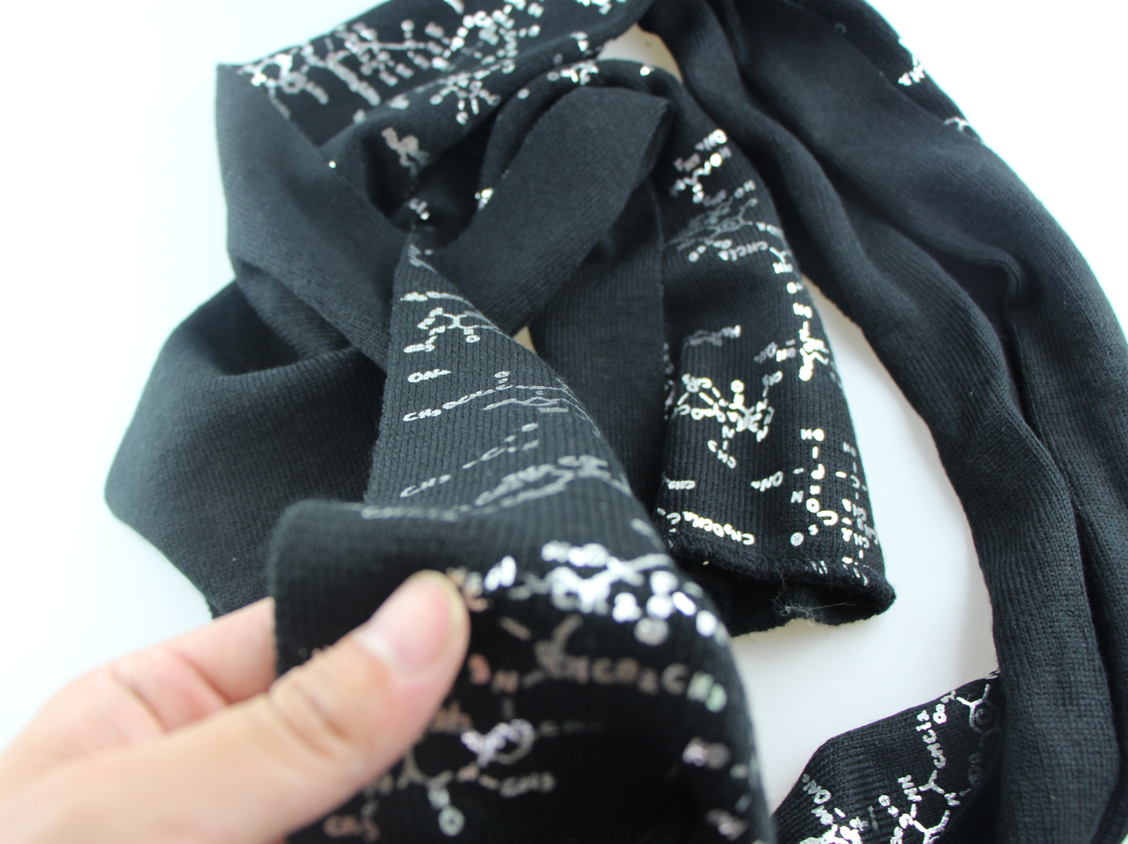 Black Seamless Skull Winter Knitted Scarf For Men Embroidery Logo Available