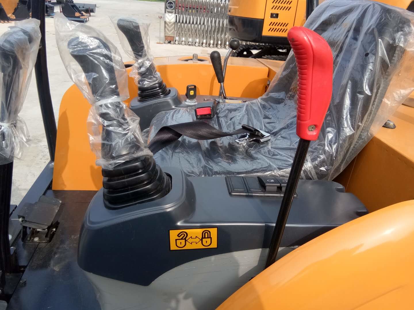 Tier 3/ Stage III Mini Crawler Excavator Maximum Arm Digging Force 10.5KN