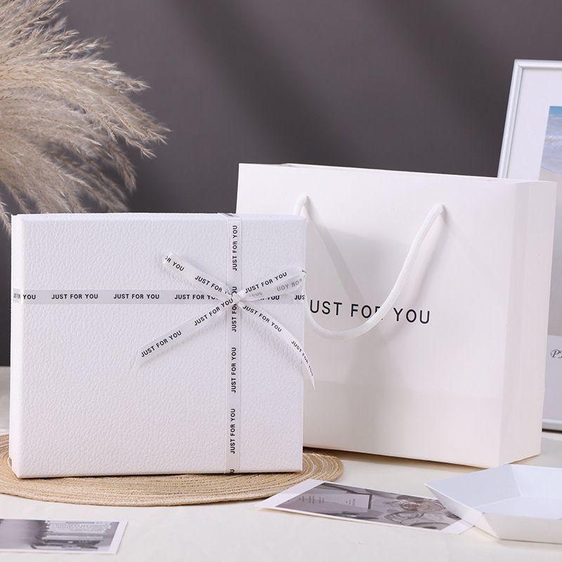 China Wholesale Luxury Paper Gift Carton Box, Christmas Lid and Base Cardboard Paper Packaging Box