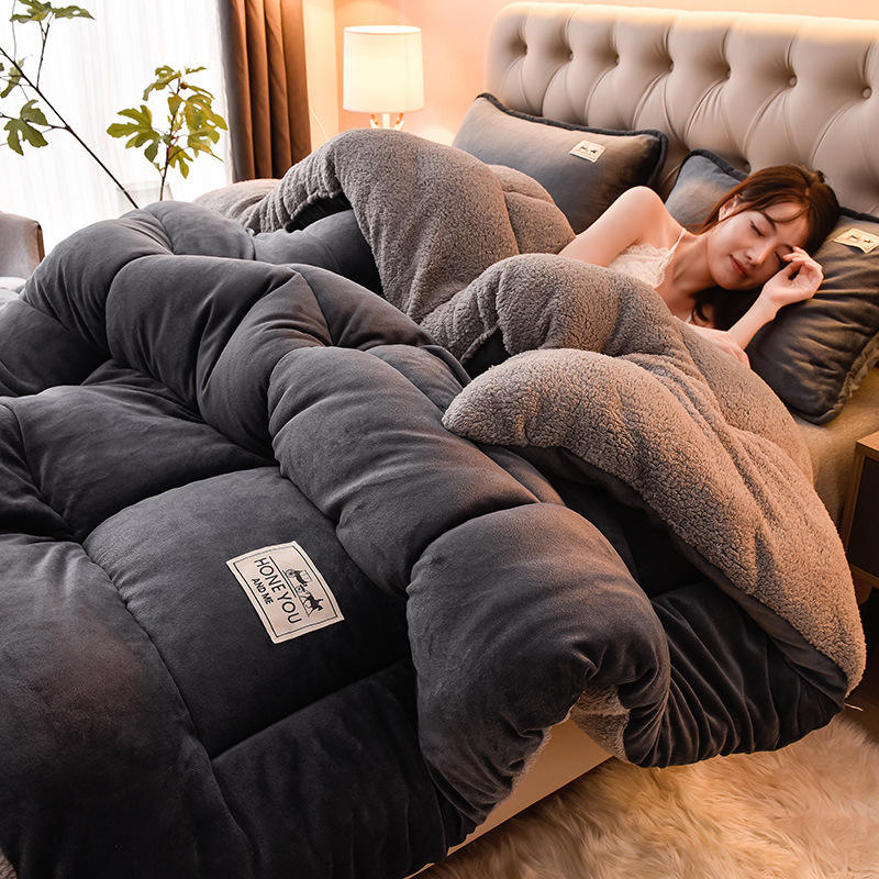 Thickened Lamb Fleece Quilt Soft Chemical Fiber Quilt Bedding Set with Customised Size