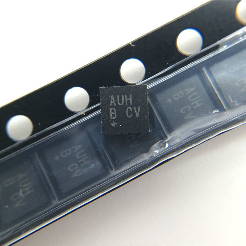 Integrated Circuits Power Management ICs Semiconductors Maxim MAX8815AETB Switchingltage Regulators