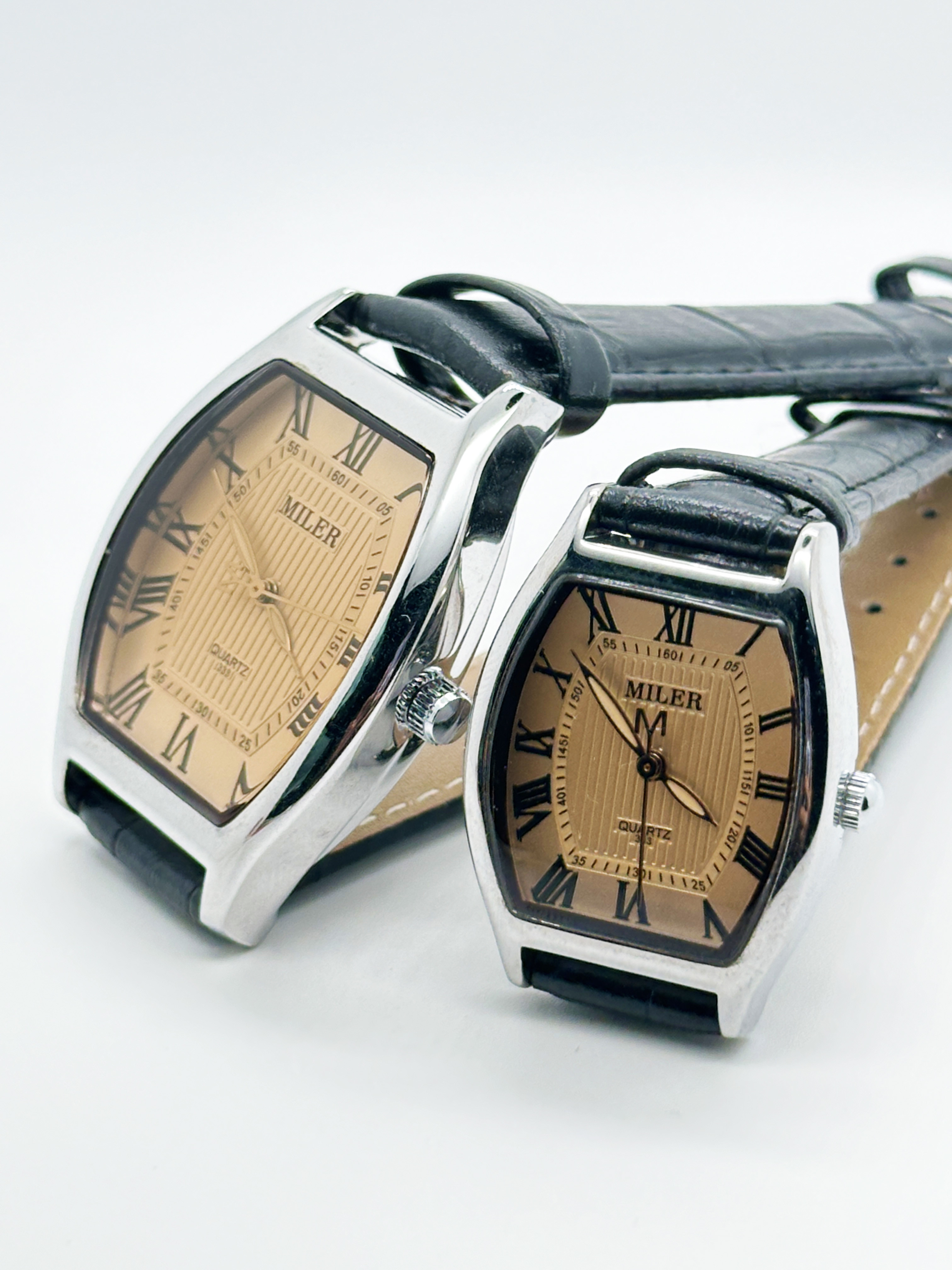 Elegant Analog Stylish Couple Watch With 40mm Dial Luminous And Leather Band