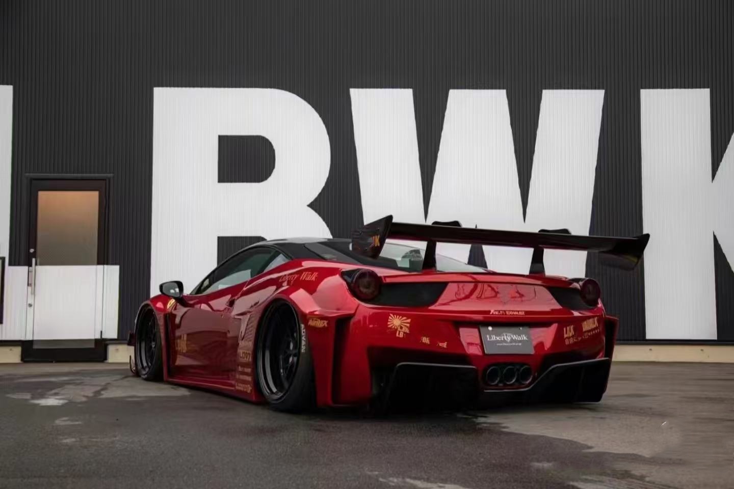 458 Ferrari Body Kit LB Style Front And Rear Bumper 2011 - 2014 Hood Spoiler For Car