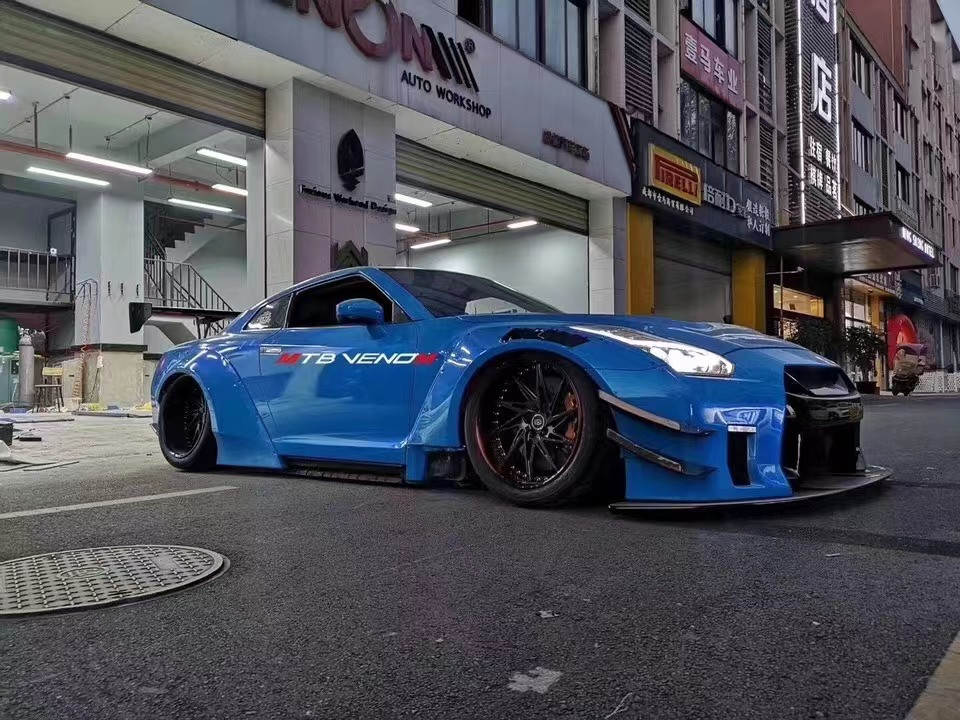 Hot 2022 Products GTR R35wide Bodyki Body Kit for Nissan GTR R35 Front and Rear Bumper Spoiler