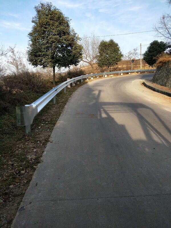Q235 Q345 Hot Dip Galvanized Guardrail R End Wings for Highway in Customized Colors