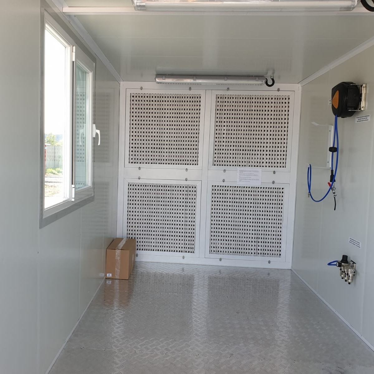 Mobile Compact Container Spray Booth Garage Spray Booth With Air Inlet And Exhaust Filter