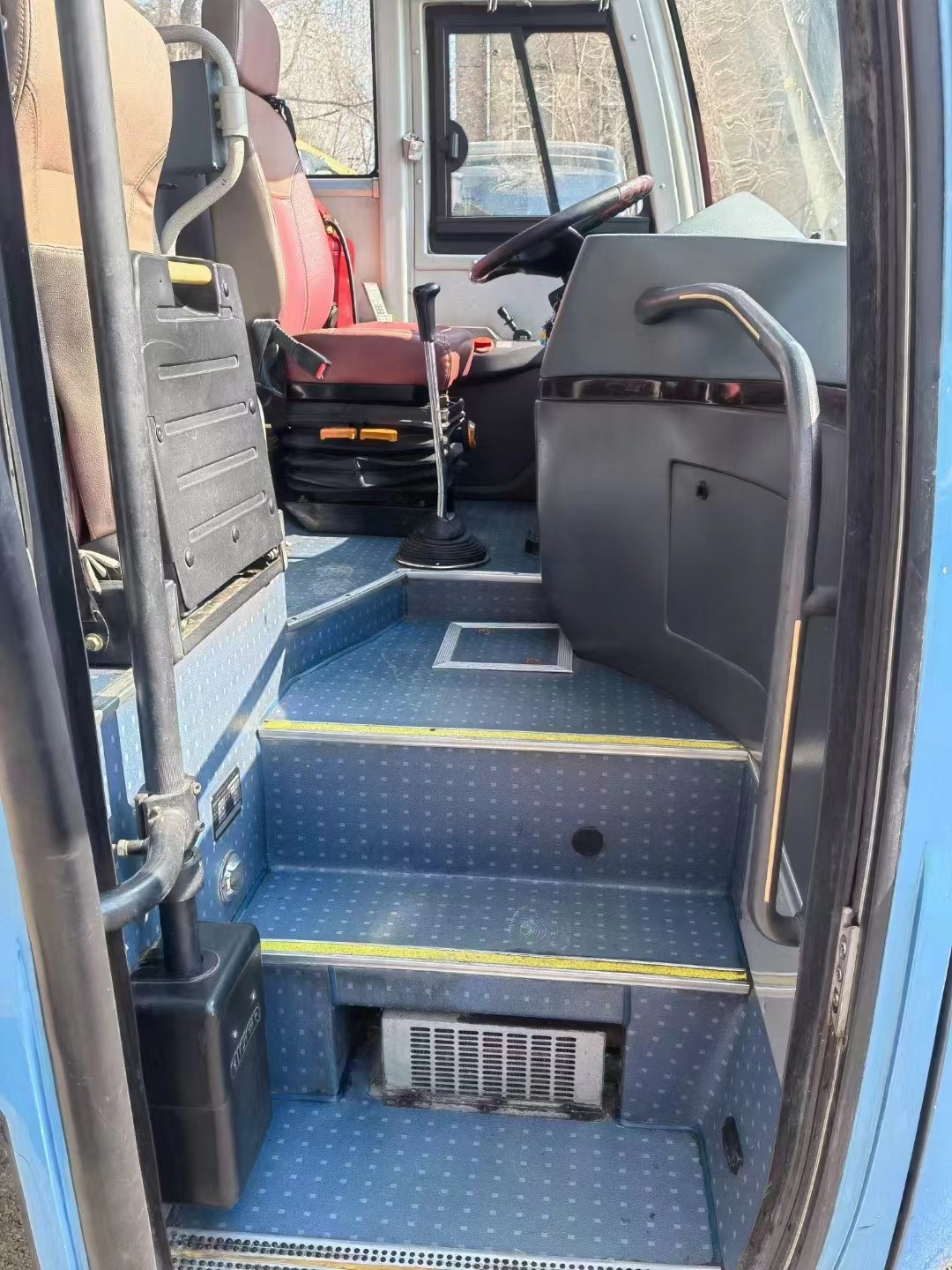 Higer KLQ6898 Used Bus Left Hand Drive 35seater Yuchai Engine For Transport