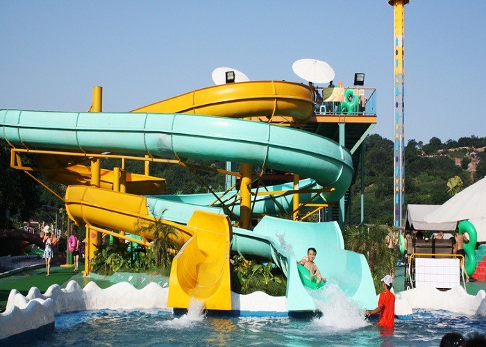 Spiral Water Slides For Holiday Resort Water Park Equipment Combination Water Slide