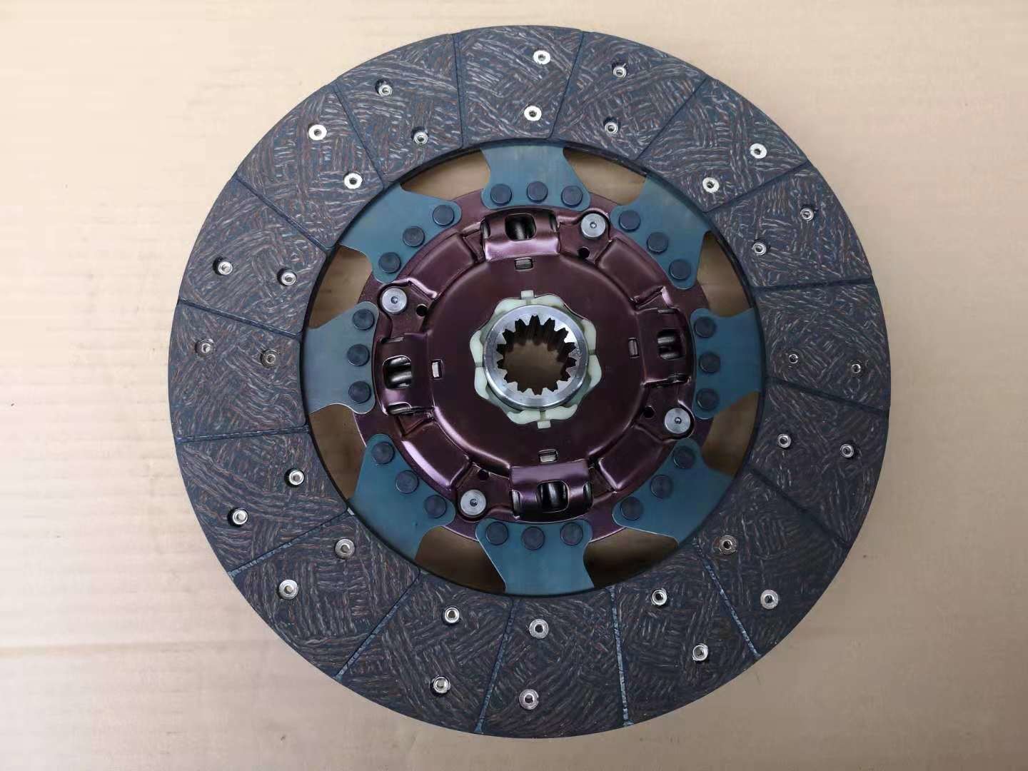 325 * 14 ISUZU Clutch Disc 8981649171 Purple Retaining Plate And Tall Iron Shaft