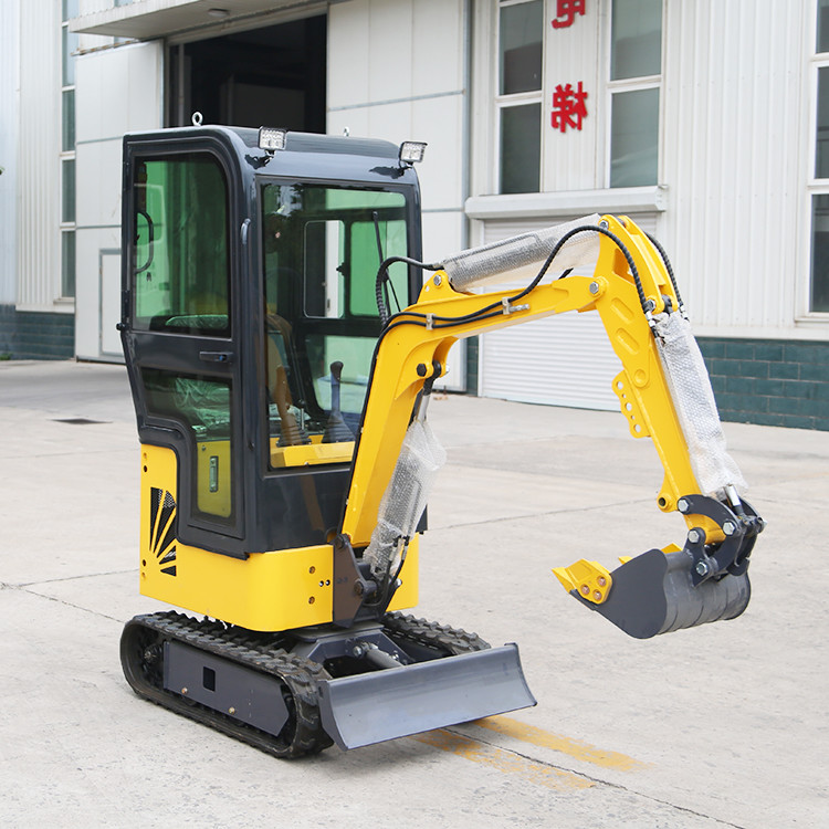 Mini Excavator Manufacturer 1500kg Crawler Mounted Hydraulic Small Digger For Back Garden
