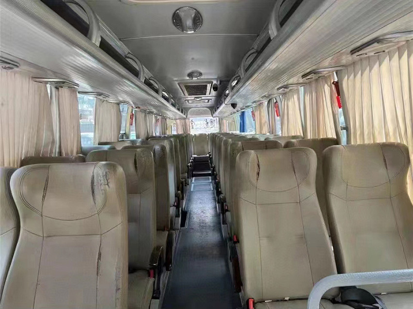 Durable Used Yutong Buses 47 Seats LHD Second Hand Tour Bus with 2 doors