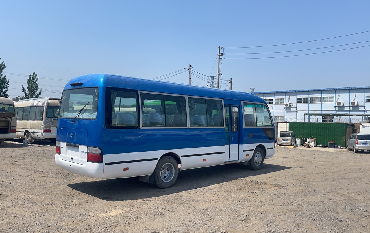 Used Toyota Coaster 30 Seater Bus Manual Transmission Good Condition 4L Engine Capacity