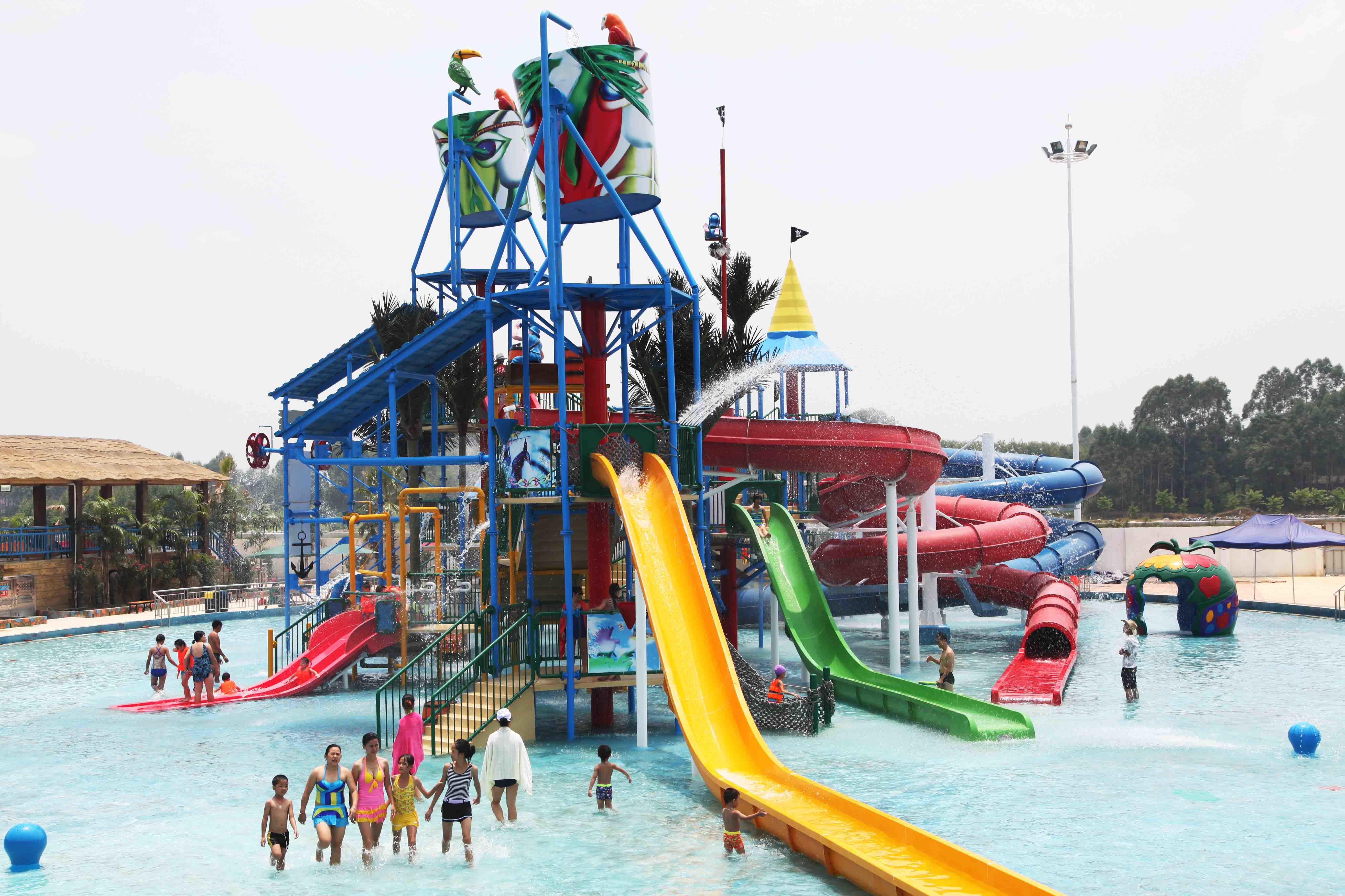 Gaint Fiberglass Water House Aqua Park Games With Water Slide For Family Fun