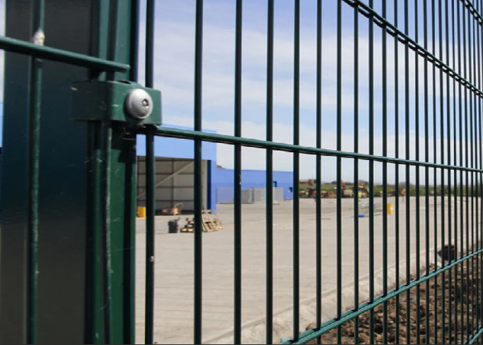 Double Loop Wire Fencing Heavy Duty Security Barrier With Anti Climb Design