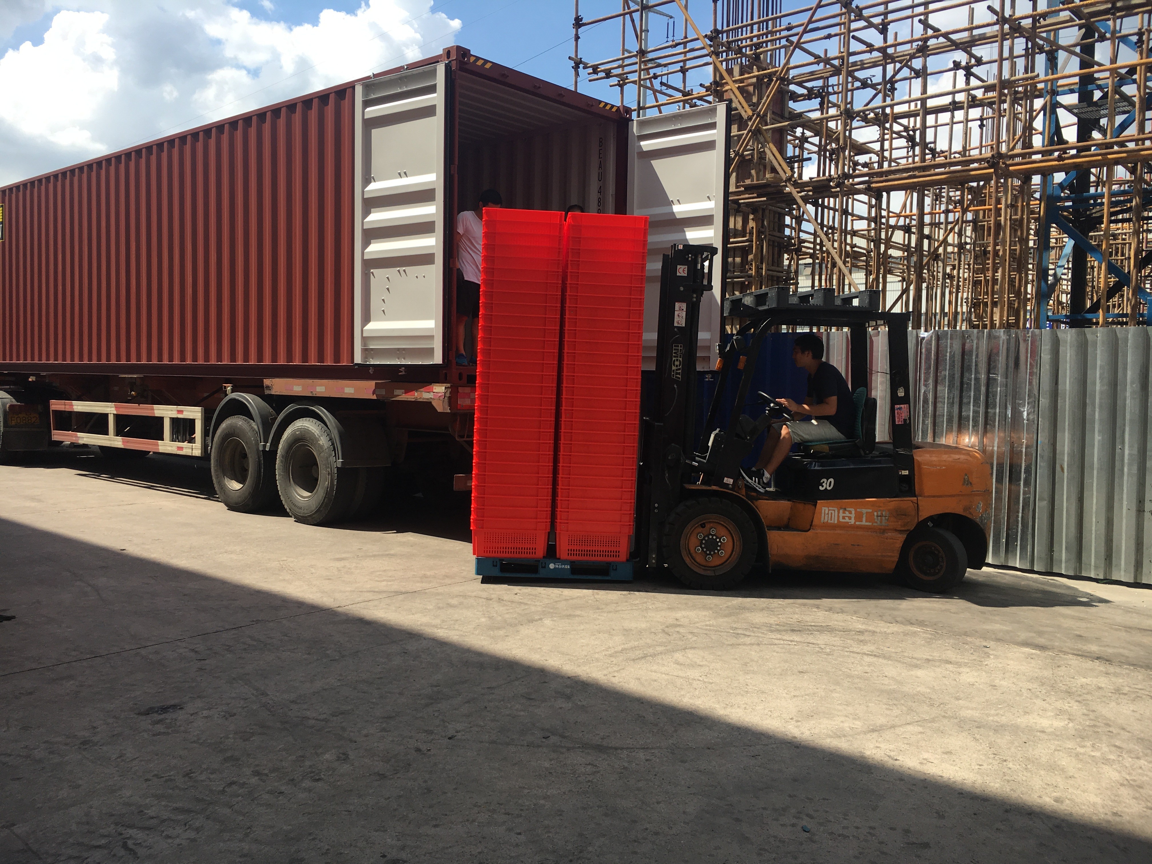 Hygienic 180* Collapsible Plastic Crate Heavy Duty 600 * 400 * 235mm With Lid