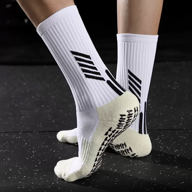 Custom Non Slip Athletic Football Socks Breathable Mesh Men Grip Socks