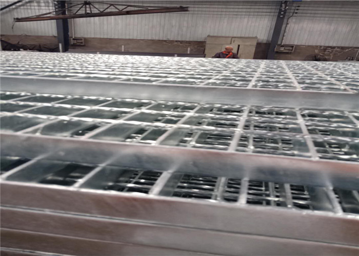 Q195 floor mesh grating supplier Malaysia RS 40 hot dipped galvanized serrated steel grating