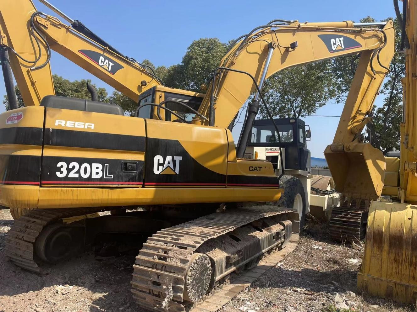 Used Cat 320BL Large Excavator With Bucket Capacity 0.92 M³