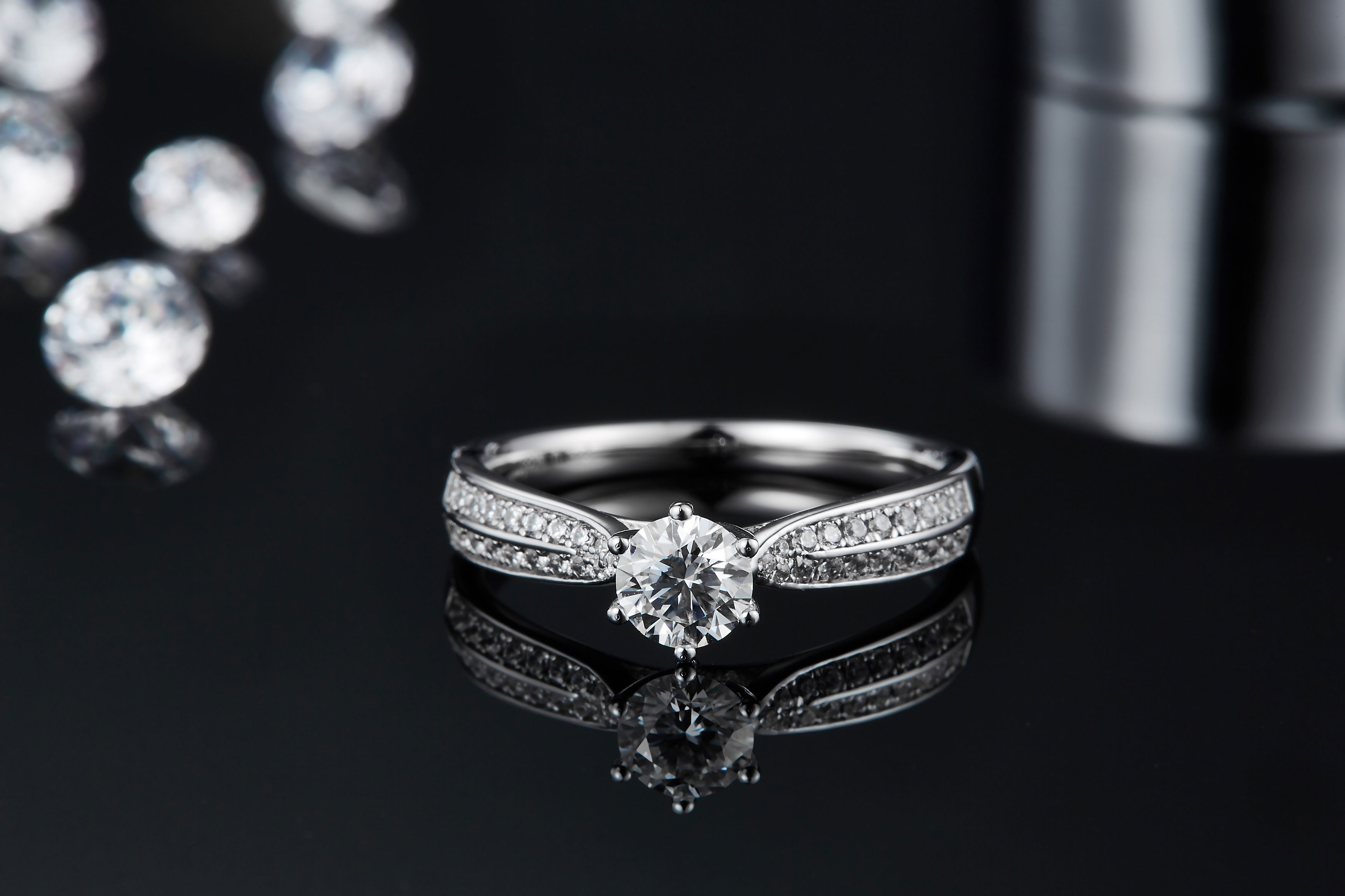 Minimalist Designs 9K Gold Jewelry , Moissanite 925 Silver Ring Set