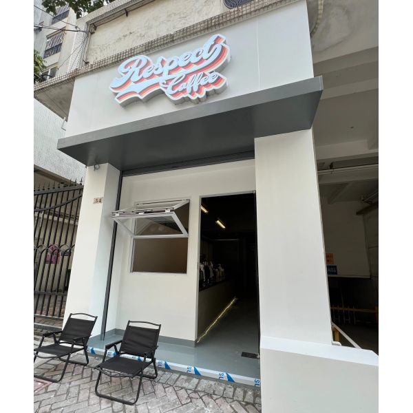 Horizon Farmhouse Style Folding Window Embracing Rolling Pasture Views with Minimal Frame Interruption