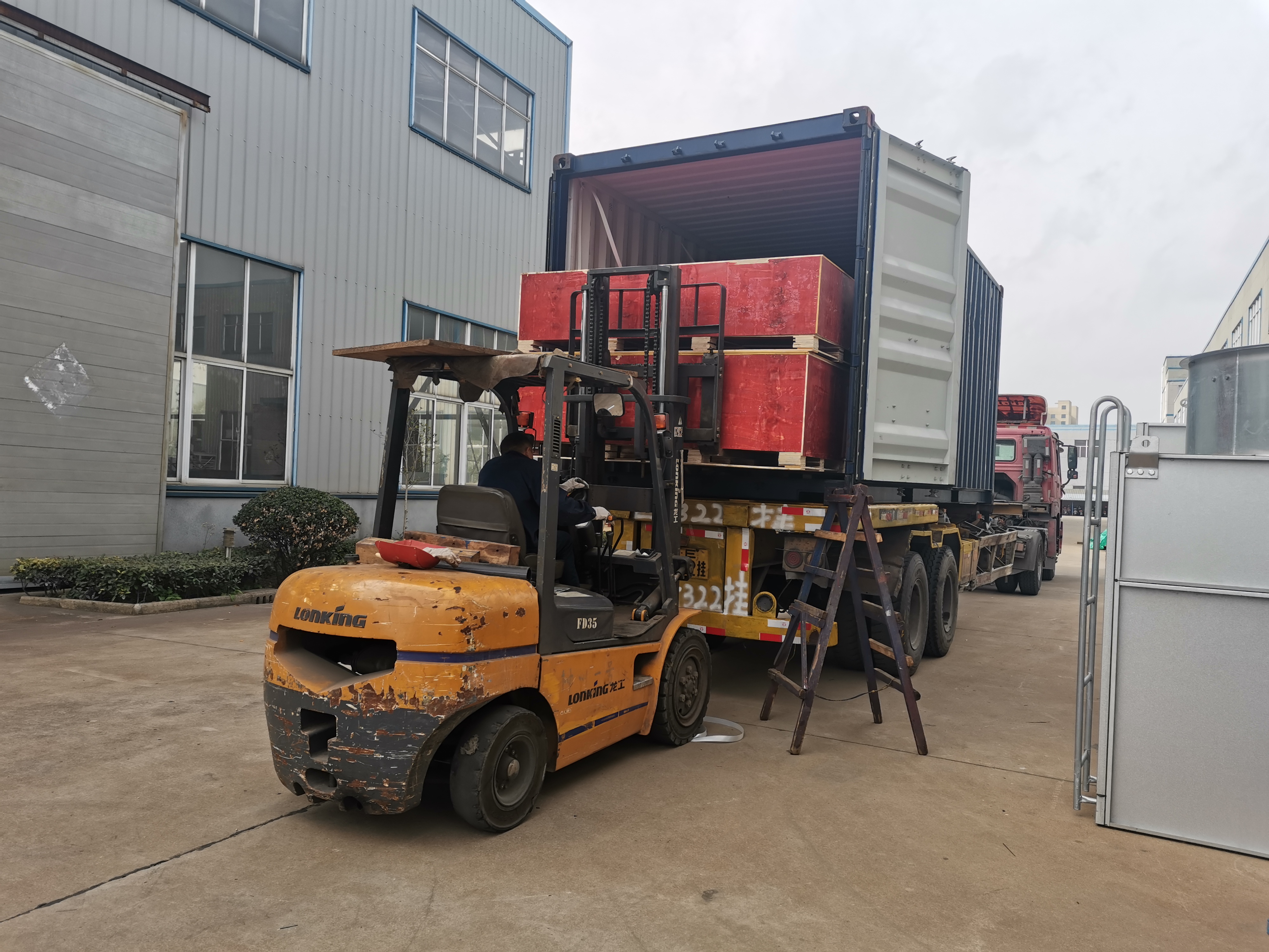Ice Storage Capacity 30 Tons Outdoor Snow Making Machine for Ski Resorts Parties and More