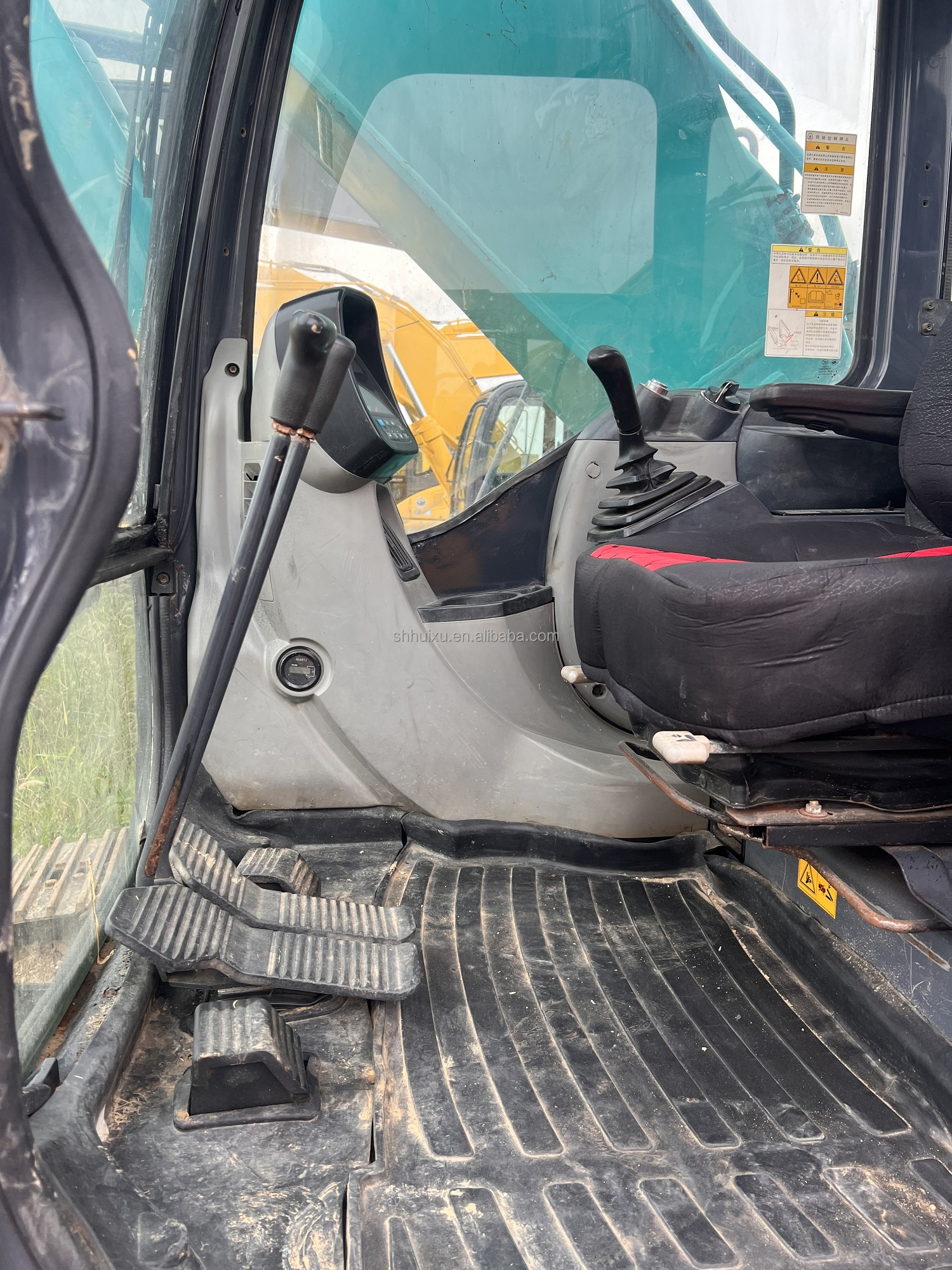 Used Excavator Kobelco Sk200 good Quality SECOND HAND KOBELCO SK200 ON SALE