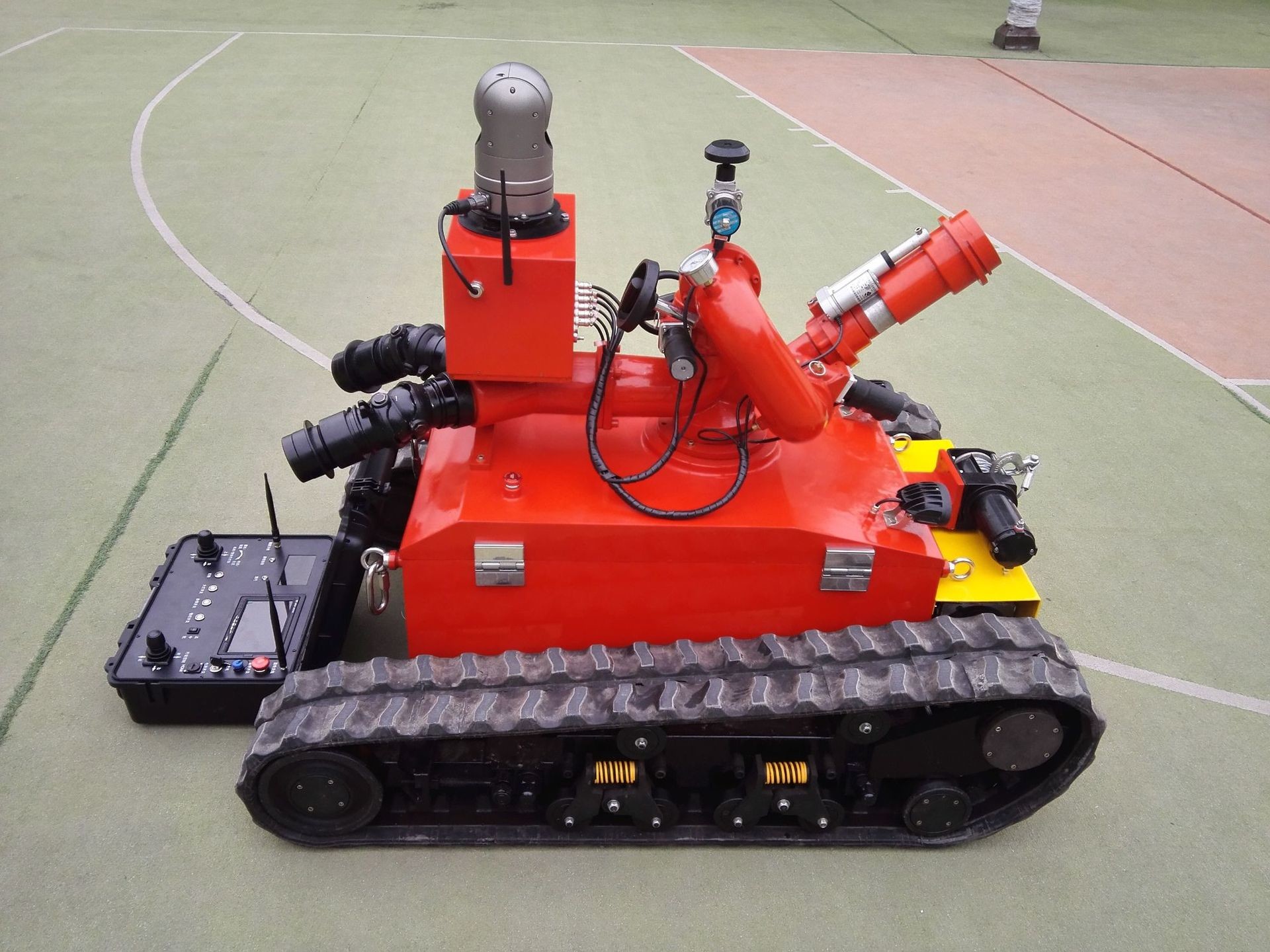Fire-fighting robot china factory Fire fighting robot TAF35 – Firefighting with water mist