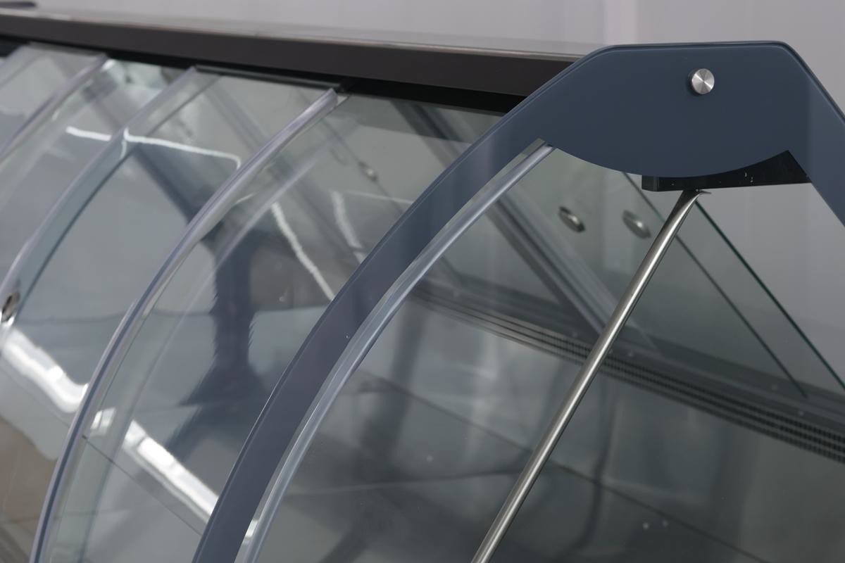 Curved Glass Deli Display Refrigerator