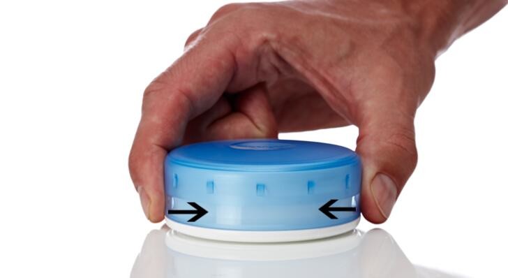 28 compartment column shape plastic pill storage box with pill crush box, Conventional eco-friendly 4 grids plastic trav