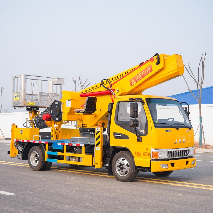 Two Person Cab Aerial Work Platform Truck with Front and Rear V Outriggers