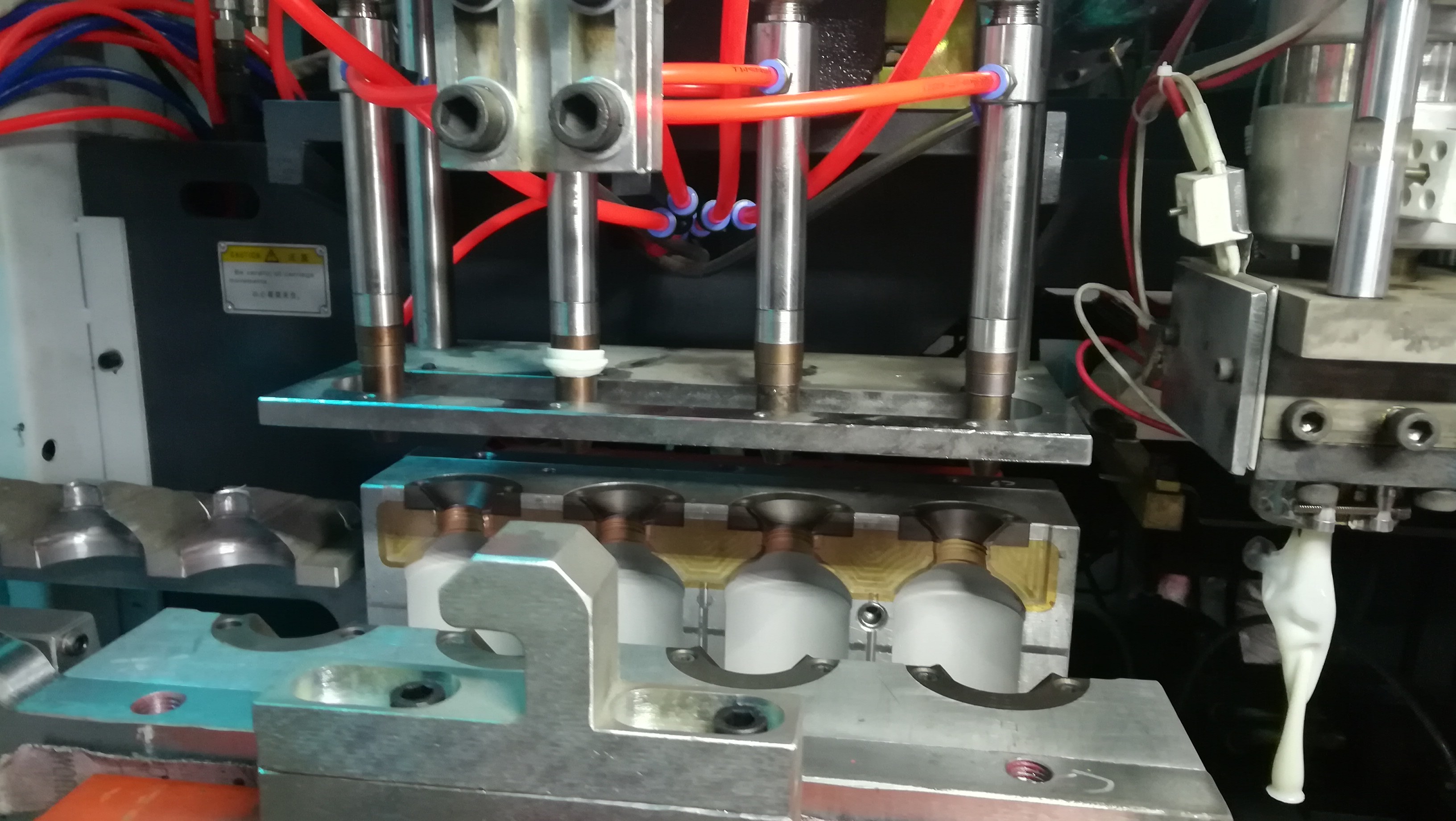 500mm Width Extrusion Blow Moulder 10L Volume Power Supply 380V / 50Hz